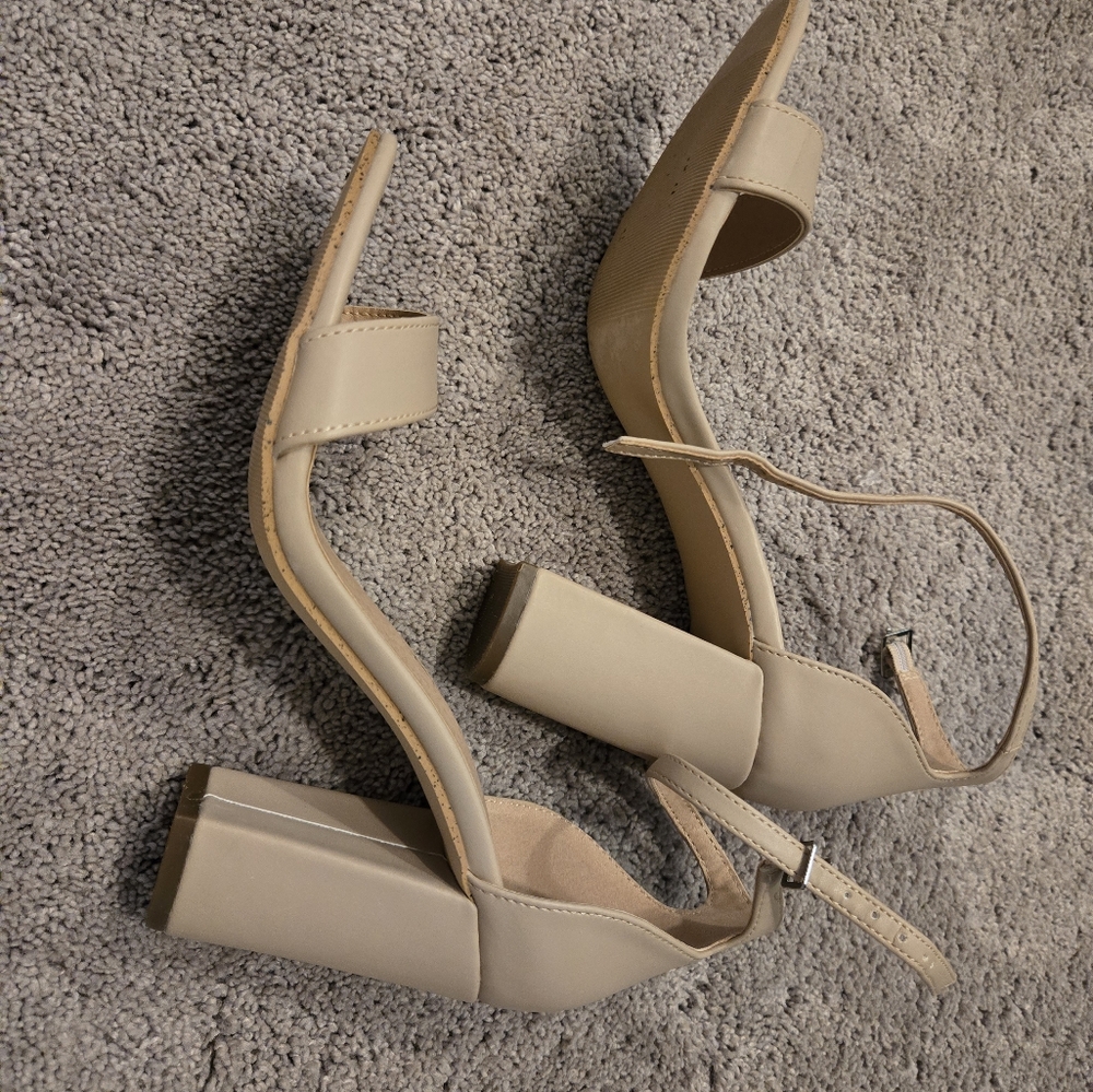 Madden Girl Beella Blush Block Heels 5.5 - Picture 3 of 6